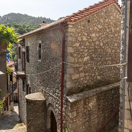 Rustic Home In Heart Of Stemnitsa Exterior photo